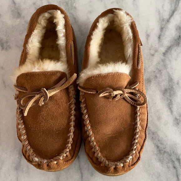 Kids Wicked Good Mocs LLbean size 3 - Picture 1 of 5